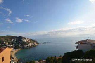 Terreny residencial a Puig Rom-Canyelles-Almadrava. Terreno para construir un chalet individual con vistas al mar