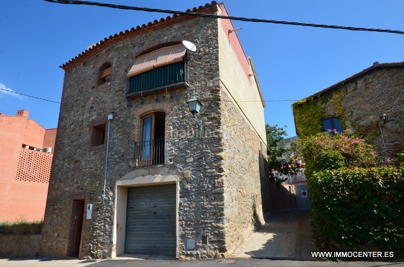 Foto b5e335ab-d9f5-4a89-8ea1-862d7f1a2bc5. House with heating parking in Palau-saverdera