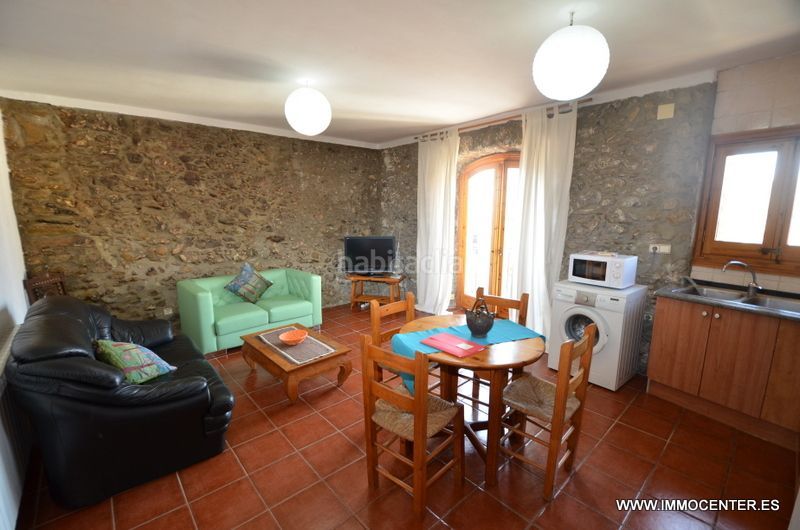Foto cd342ea7-1d4a-4880-a279-fc20b2b14c3c. House with heating parking in Palau-saverdera
