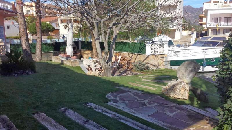 Foto e0e6fc07-007d-40d1-a75b-2d0f63e871ed. Haus mit parking in Santa Margarida Roses