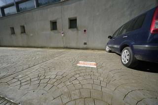 Autoparkplatz in Santa Margarida. Parking exterior en la residencia aqua marina cerca del mercadon