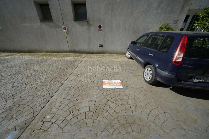 Foto cfe514ee-9b4e-4836-b83d-9b2bae18e1b4. Parking voiture dans Santa Margarida Roses