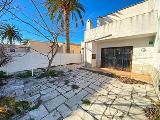Casa aparellada a Montgrí