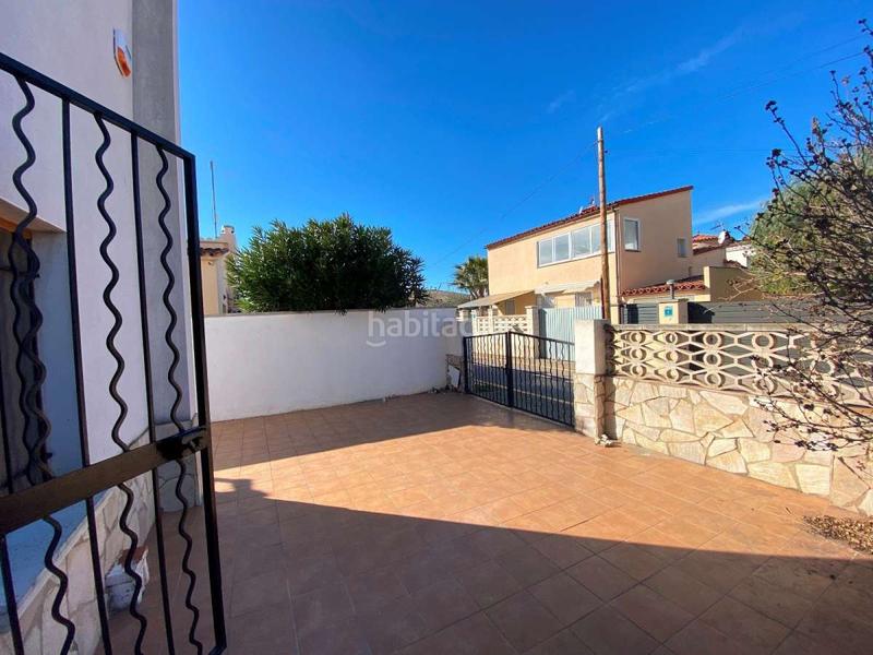 Foto 43ff0861-5f61-4b87-b7e0-f64f6bf1aebe. Maison jumelée avec chauffage parking dans Montgrí Empuriabrava