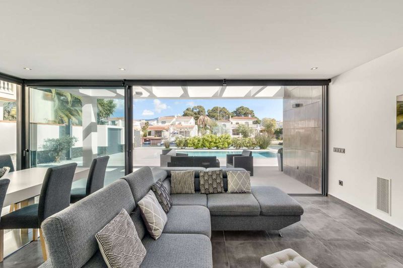 Foto a182f4f2-dc70-4090-b211-120918584d23. Casa a Santa Margarida Roses
