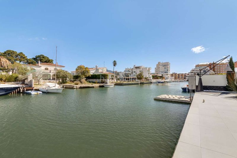 Foto bc91fa90-ceba-4540-ba19-22428d4ac73f. Casa a Santa Margarida Roses