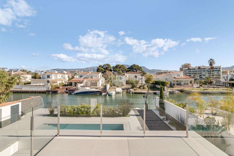 Foto ec12ad2e-36d9-4d99-8035-193c2f882539. Casa a Santa Margarida Roses