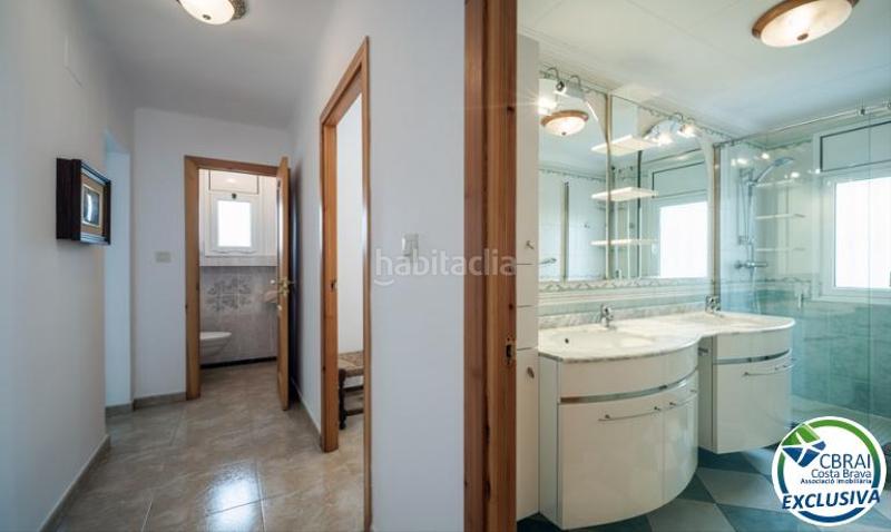 Foto dbb658b8-9e9d-4db6-a5c8-f1e6ed027cd1. Erdgeschoss in Nord Roses