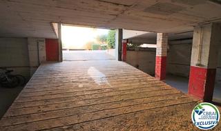 Aparcament cotxe a Segre - Ebre - Ter. Plaza de aparcamiento gran reserva en el stano del edificio