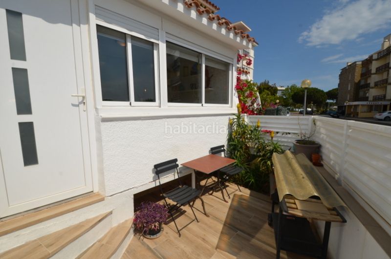 Foto e84d6ff7-f792-4929-8a33-b2aa25cd78b1. Casa aparellada a Santa Margarida Roses