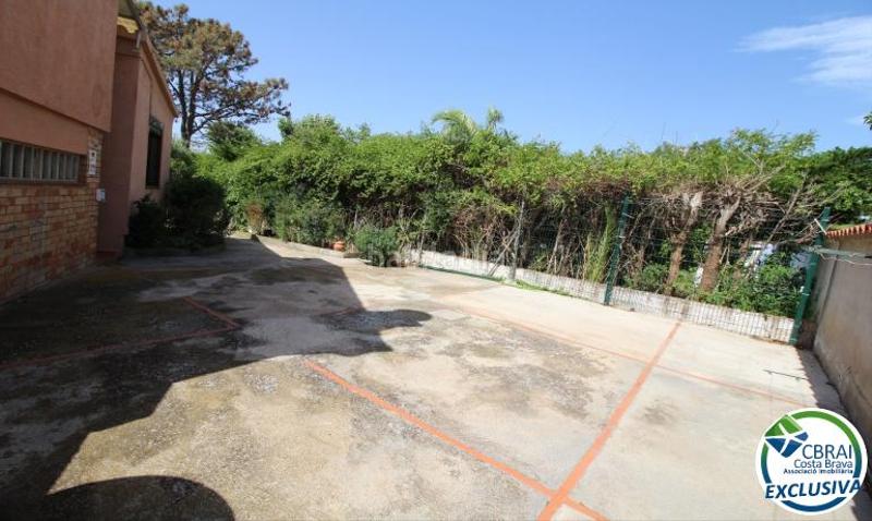 Foto 3aa6bf4b-eca1-45d5-b3d4-4c964335e82b. Casa amb calefacció aparcament a Requesens Empuriabrava