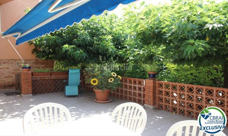 Foto 4ee1461a-1ced-4c34-a6d6-77966c39925a. Casa amb calefacció aparcament a Requesens Empuriabrava