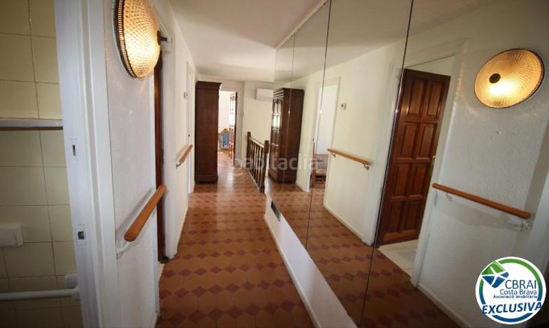 Foto 57ed839c-9405-4698-8302-5d1872300f40. Casa amb calefacció aparcament a Requesens Empuriabrava