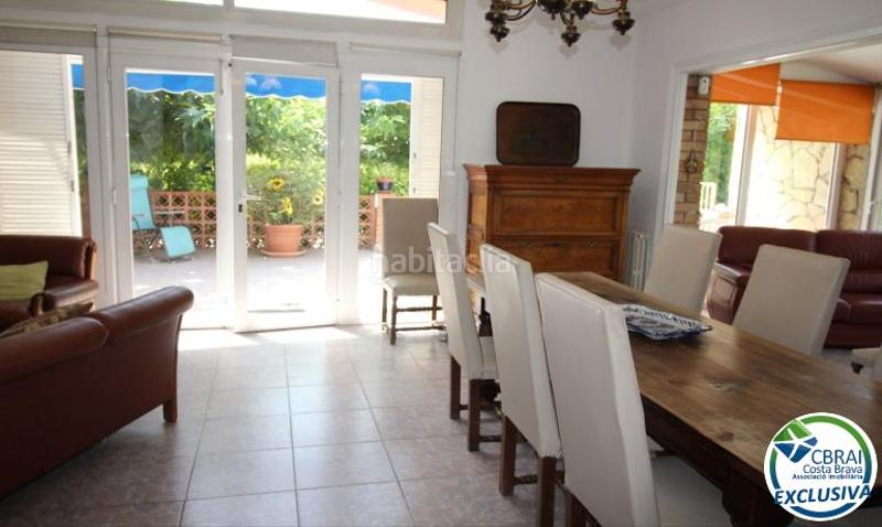 Foto 7349373c-e780-41fc-9b0c-13d7a373d306. Casa amb calefacció aparcament a Requesens Empuriabrava