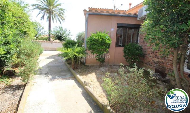 Foto 81032108-aeed-4cea-ab8f-e2b543c64218. Casa amb calefacció aparcament a Requesens Empuriabrava