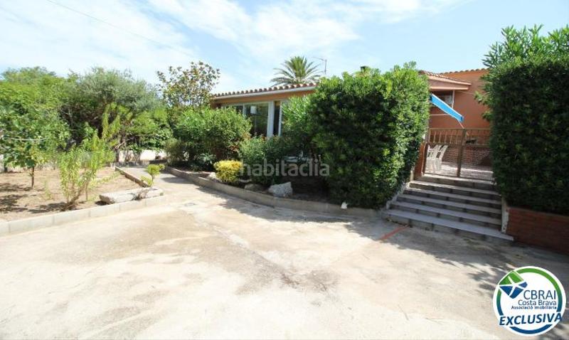 Foto aca6fd75-c64c-41ec-81a8-f2dd6b6241e4. Casa amb calefacció aparcament a Requesens Empuriabrava