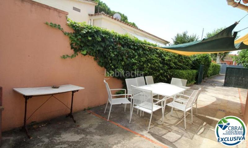 Foto cb137212-c5aa-4b5a-bc4a-cd4972f0b803. Casa amb calefacció aparcament a Requesens Empuriabrava