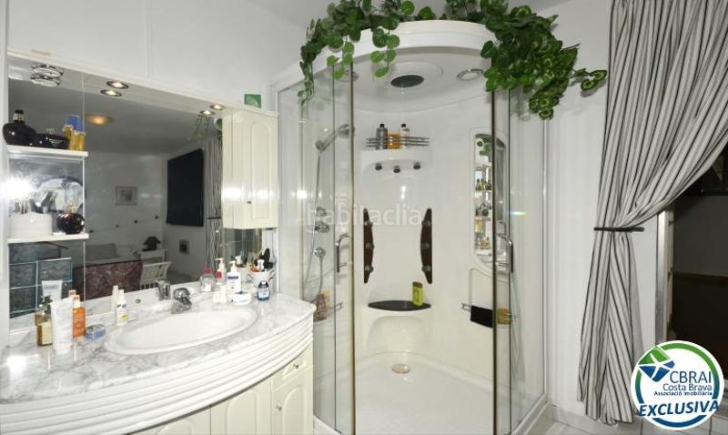 Foto ec54559b-b715-4b3d-a8b9-910305a2f60e. Casa bifamiliare in Salins - Cavall de Mar Empuriabrava