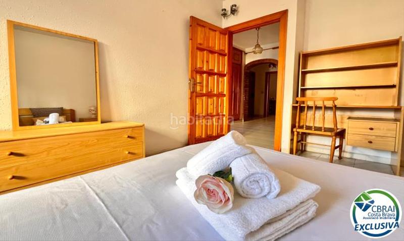 Foto 0b1c773a-86b8-4e71-8f05-00c0d1055aed. Apartament a Centre Roses