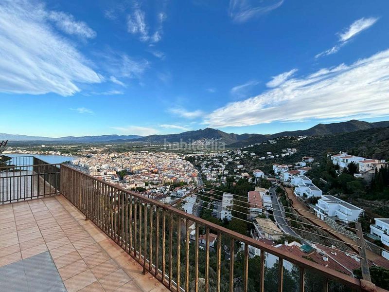 Foto 467cf294-f66c-43c4-9e68-5d2e37516633. Casa aparellada amb aparcament a Puig Rom-Canyelles-Almadrava Roses