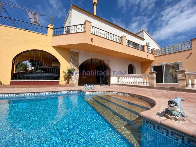 Foto e1089d5c-ec5a-4540-89ef-03c7ad966e9d. Casa amb aparcament a Nord Roses