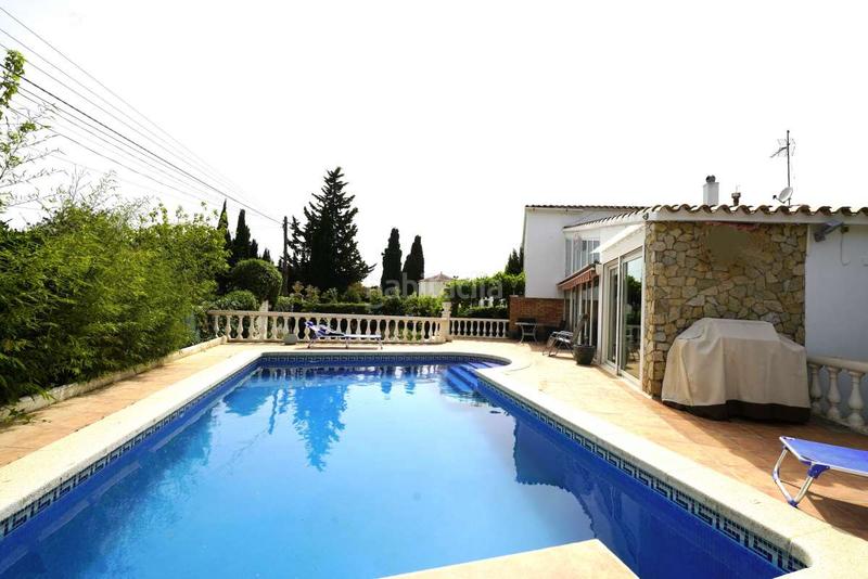 Foto 5f0b3323-4eaa-4212-af6a-fa6809103ac3. House with parking in Alberes Empuriabrava