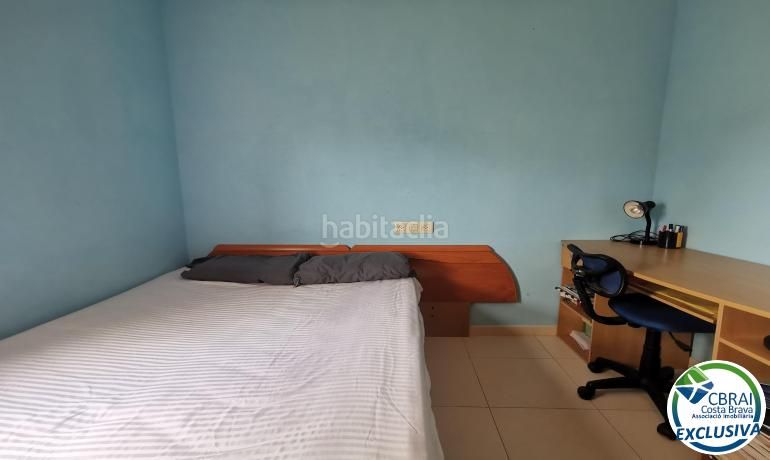 Foto a9c9ed03-ab99-4d78-9f79-49cfe852715d. Casa aparellada amb calefacció a Centre Roses
