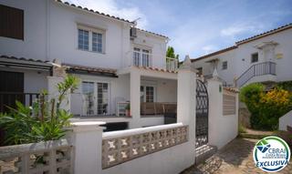 Casa aparellada a Santa Margarida