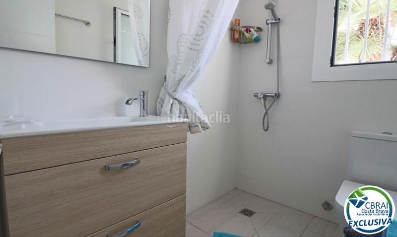 Foto 15e97375-38e3-4d29-ba95-433c432ec475. Casa con riscaldamento parcheggio in Cap Ras - Creus - Falconera Empuriabrava