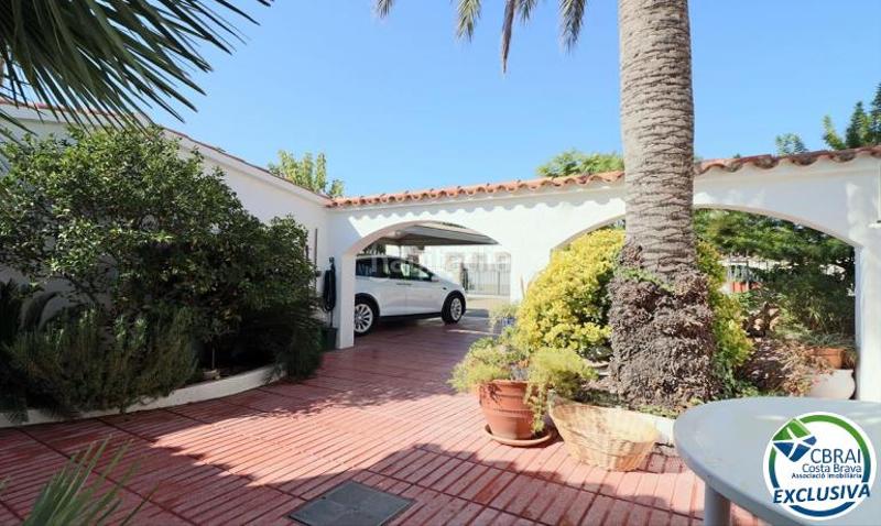 Foto 5ac97d5b-d1e2-4379-9d4f-e9dab054a309. Casa con riscaldamento parcheggio in Cap Ras - Creus - Falconera Empuriabrava