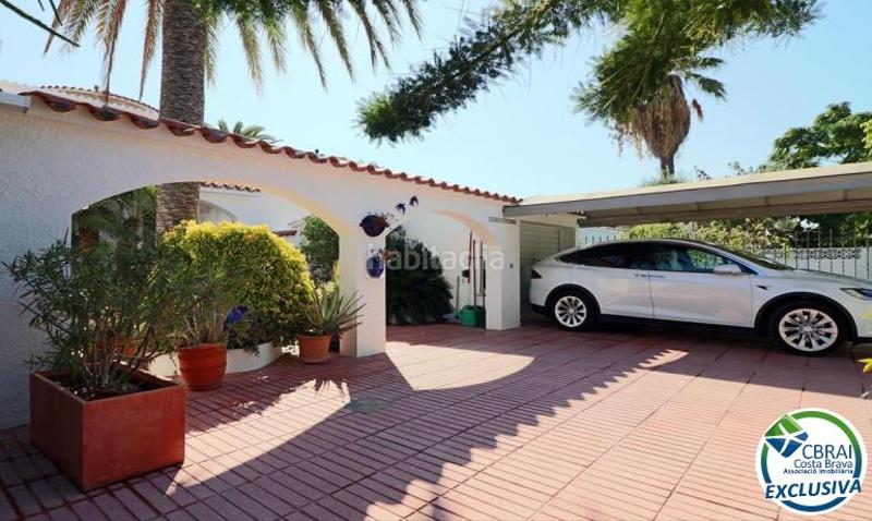 Foto b3b8eaae-f777-4c46-a351-e1dca1dcb17b. Casa con riscaldamento parcheggio in Cap Ras - Creus - Falconera Empuriabrava