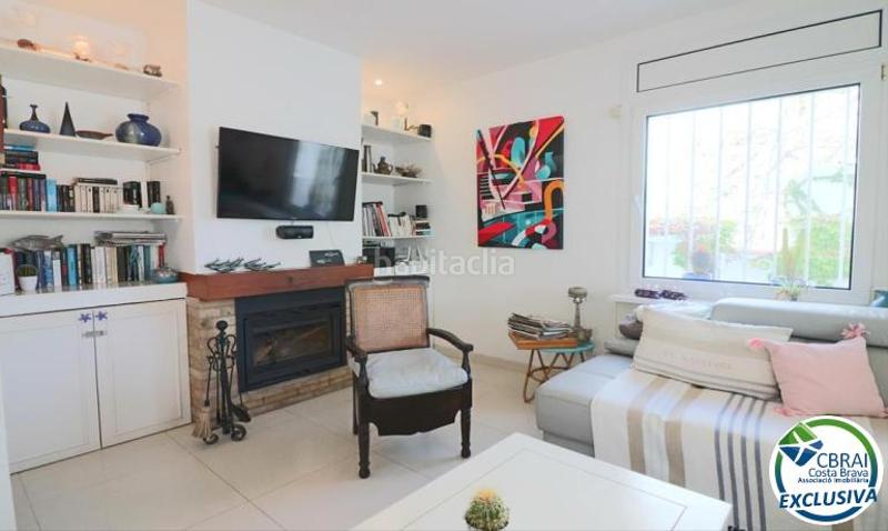 Foto 0b5eb1dd-cc2a-4ee8-ae3f-82a5d279d6f8. House with heating parking in Cap Ras - Creus - Falconera Empuriabrava