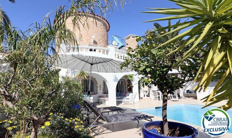 Foto 6747e0d8-f836-4401-bf79-5800849324ae. House with heating parking in Cap Ras - Creus - Falconera Empuriabrava