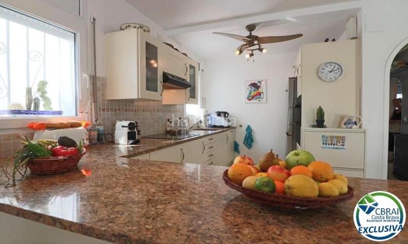 Foto ab6e2ea8-4c38-4cc1-bda2-6b998253bd46. Maison avec chauffage parking dans Cap Ras - Creus - Falconera Empuriabrava