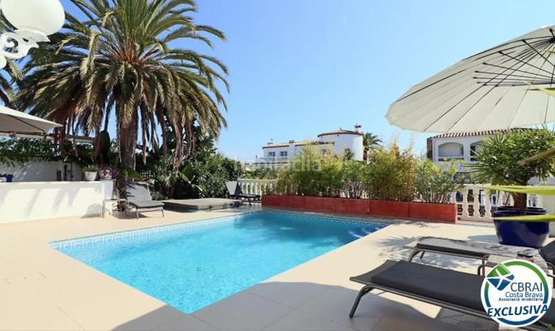 Foto d068f74a-582c-46ca-a382-55cd864a5255. Maison avec chauffage parking dans Cap Ras - Creus - Falconera Empuriabrava