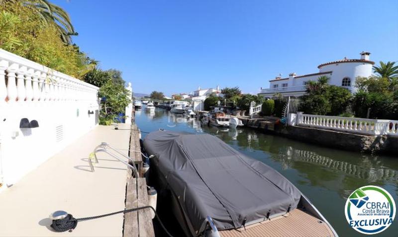 Foto fdfb1368-cb3c-49c8-9555-c3b88ffaf3fd. Maison avec chauffage parking dans Cap Ras - Creus - Falconera Empuriabrava