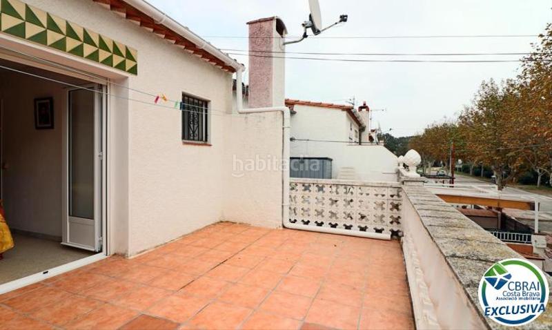 Foto 2dc4e46f-c59a-4103-943e-17aaf8b47678. Casa aparellada amb piscina a Tordera - Fluvià - Llobregat Empuriabrava