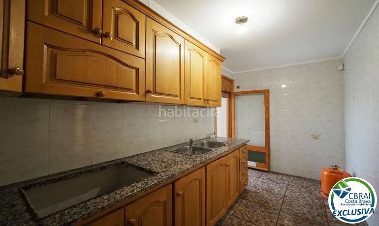 Foto 99788106-2721-48c1-9f1d-2ae56cf533e6. Apartament a Centre Roses