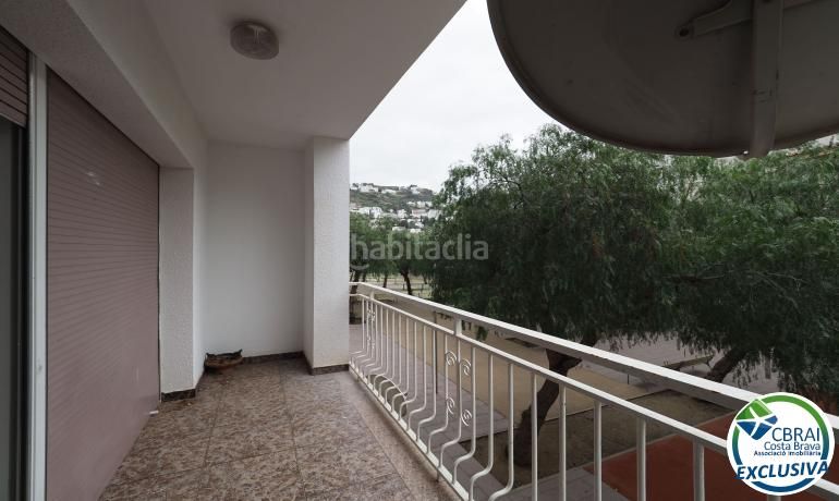 Foto e4688cce-6b2e-498c-8a3a-a6847a7248d4. Apartament a Centre Roses