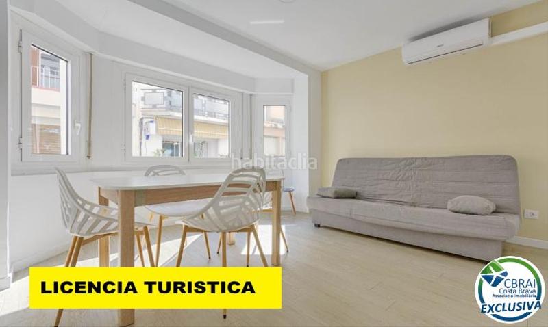 Foto f6c7905b-37ff-408d-9260-7c5e10c06945. Apartament a Centre Roses