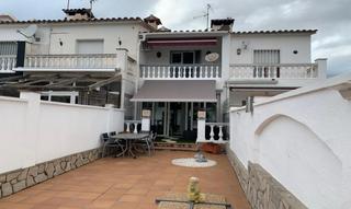 Casa aparellada a Carmençó
