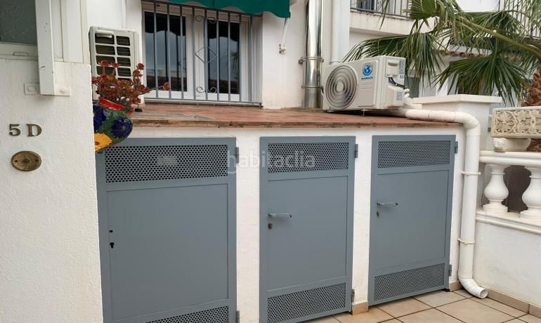 Foto 31537593-8d3f-4454-b85e-e8c4356bd89f. Casa aparellada amb calefacció aparcament a Carmençó Empuriabrava