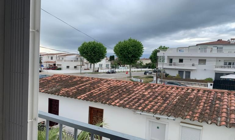 Foto 9d1c32fb-e823-4ba2-8fa3-7465544342de. Casa aparellada amb calefacció aparcament a Carmençó Empuriabrava