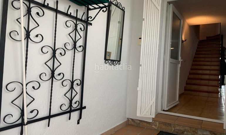 Foto fd279071-fd2a-4868-a04d-3cfd4fb31ca1. Casa aparellada amb calefacció aparcament a Carmençó Empuriabrava