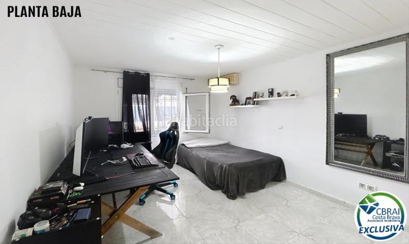 Foto 0d3f5f18-c6c0-4a85-9f0e-2626ee133b06. Casa aparellada amb aparcament a Montgrí Empuriabrava