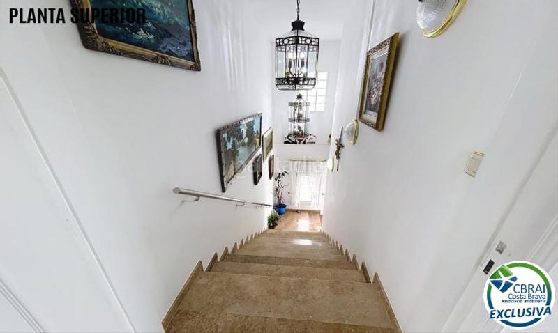 Foto 2bae3e68-0b92-4532-ab60-54414c5b7e56. Casa aparellada amb aparcament a Montgrí Empuriabrava