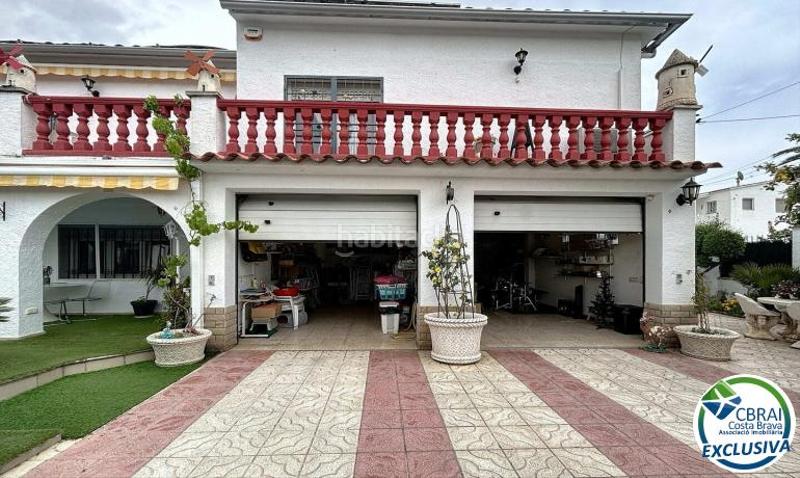 Foto e44b040c-0d5f-43b4-96c8-bed4abfe42db. Casa aparellada amb aparcament a Montgrí Empuriabrava