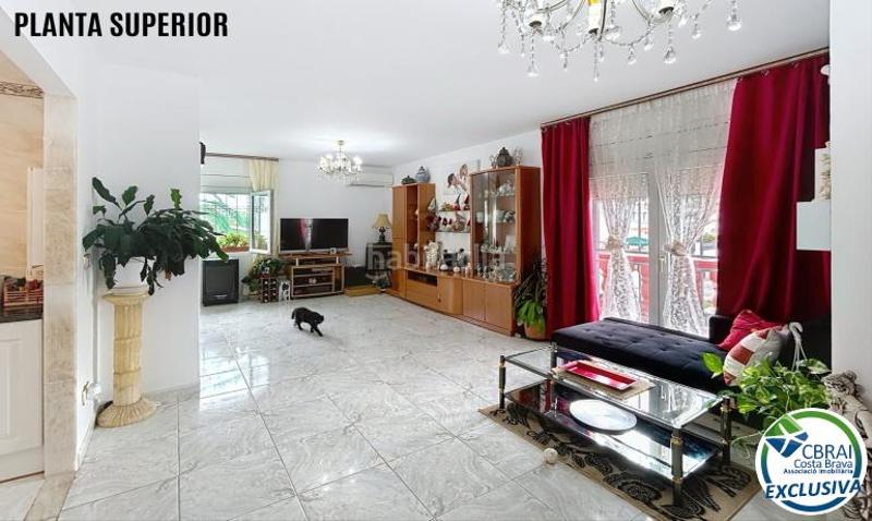 Foto 229ddb67-695e-460a-8c3c-b1bcd5354e60. Casa bifamiliare con parcheggio in Montgrí Empuriabrava