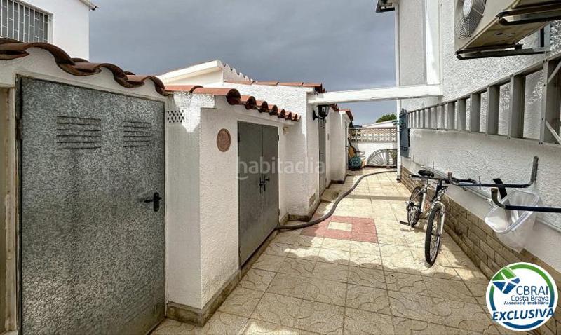 Foto 6b86ddd5-6708-4f79-ae73-cf0ae02efca9. Casa bifamiliare con parcheggio in Montgrí Empuriabrava