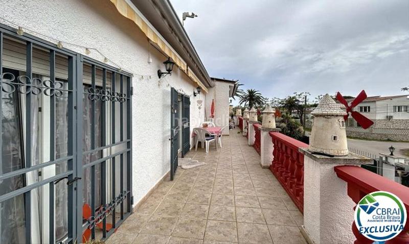 Foto bdb8907c-ed40-4c63-afd3-4db48affd6b6. Casa bifamiliare con parcheggio in Montgrí Empuriabrava